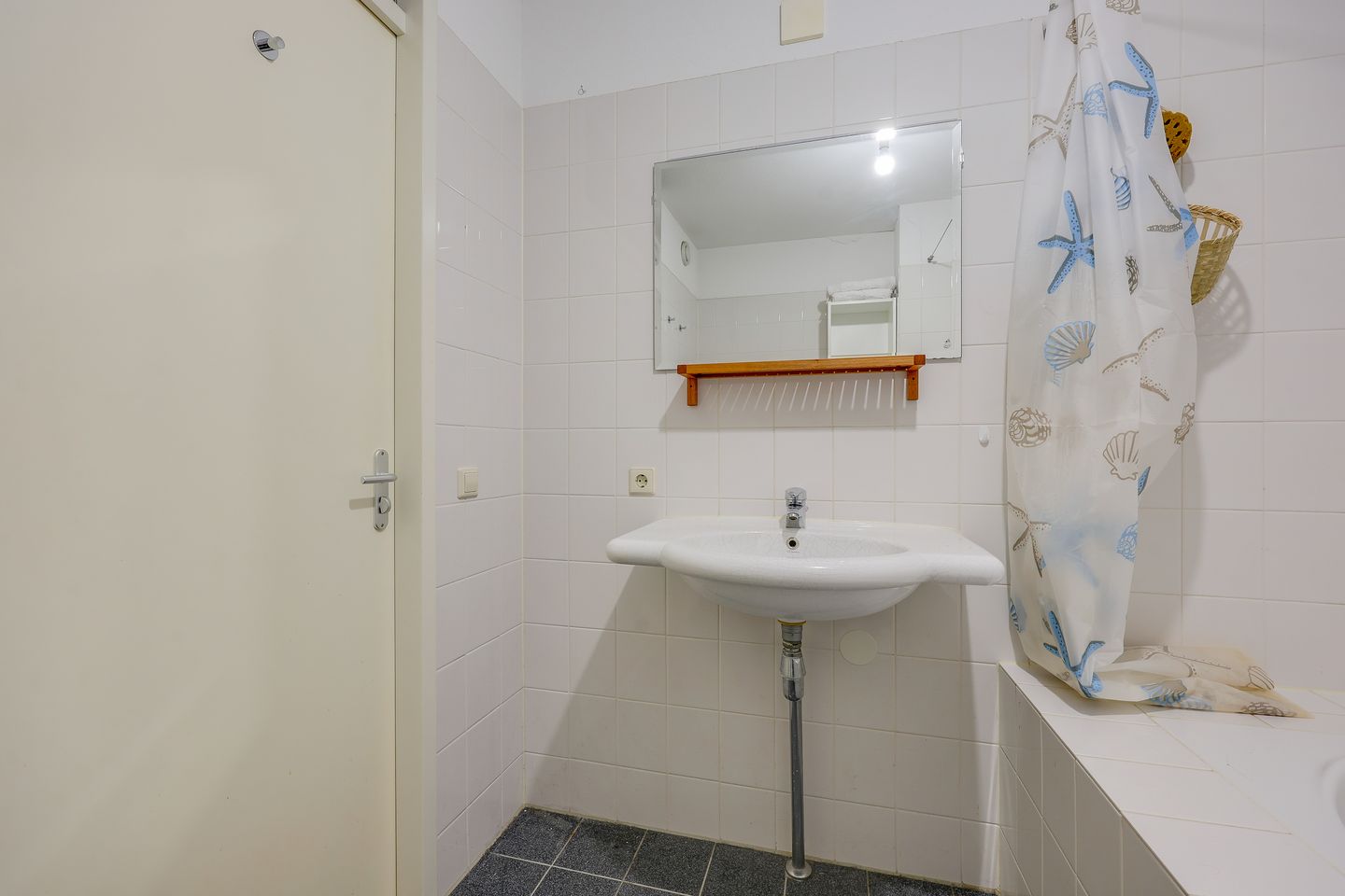 Photo 19 of Puerto Ricostraat 51