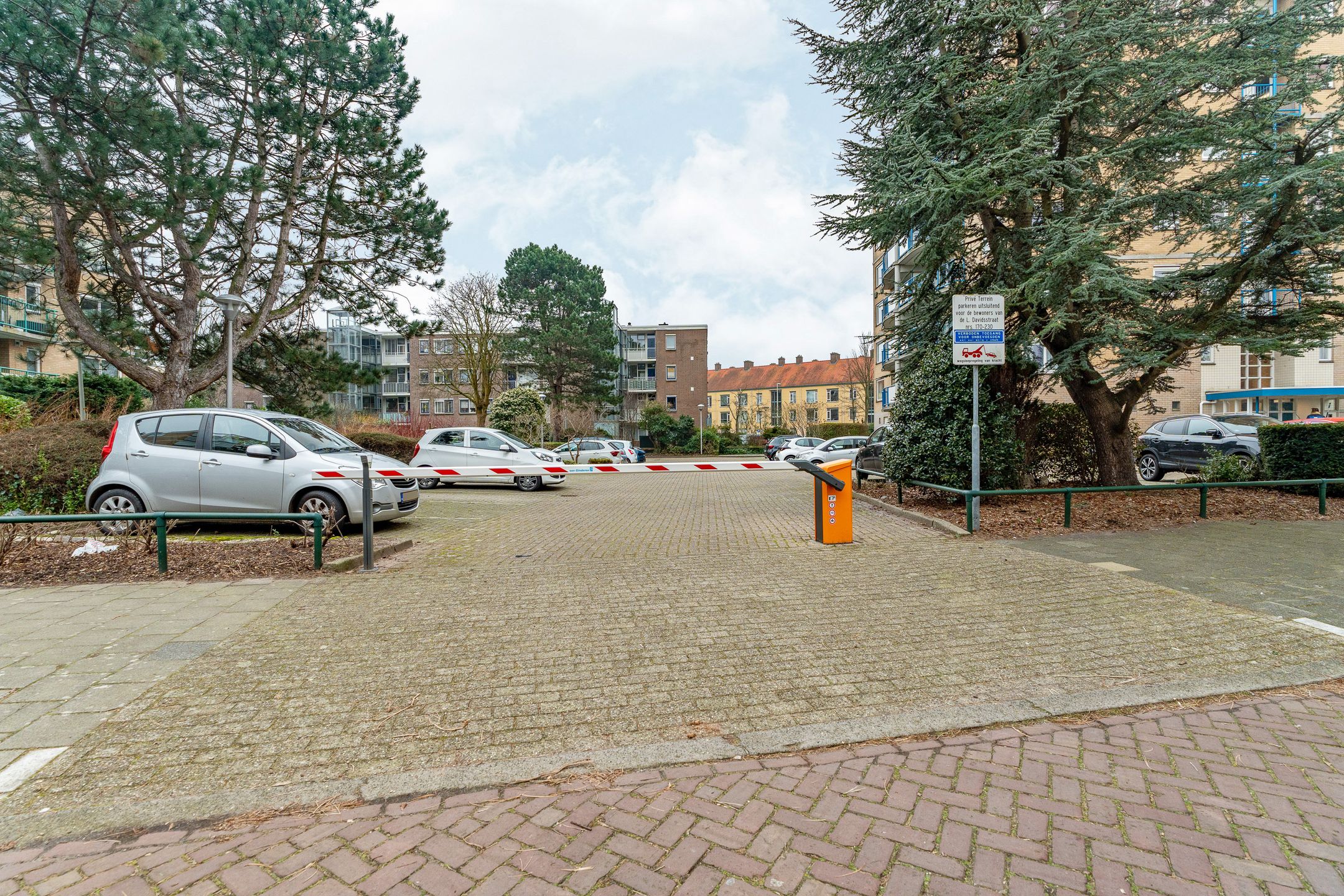 Photo 42 of Louis Davidsstraat 228