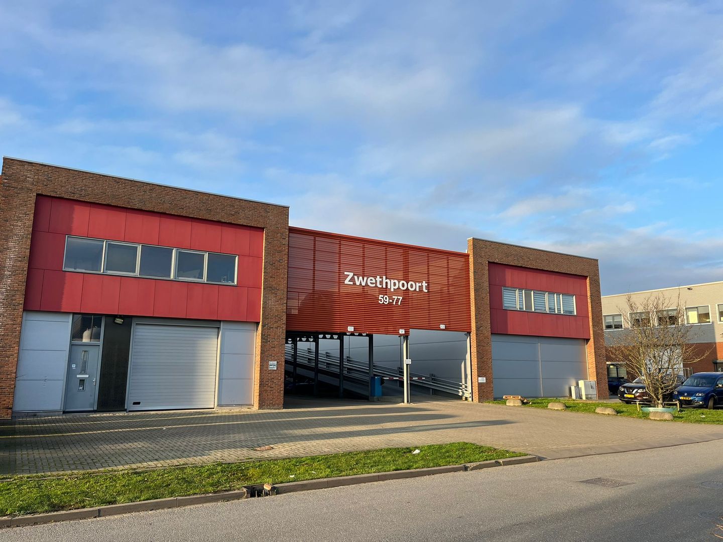 Bekijk foto 1 van Naaldwijkseweg 76