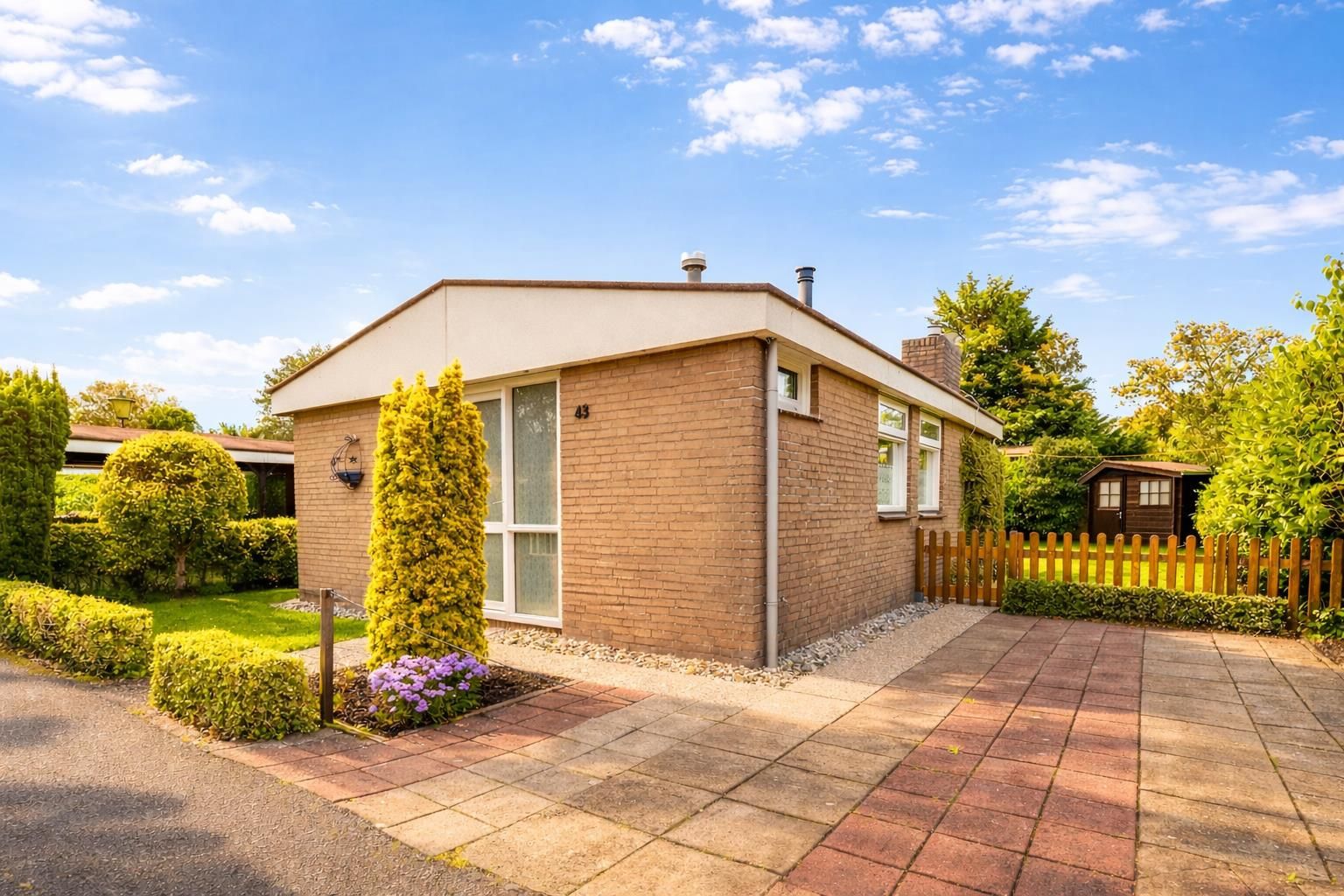 2-bedroom freehold villa in Ouddorp — photo 1 of 5
