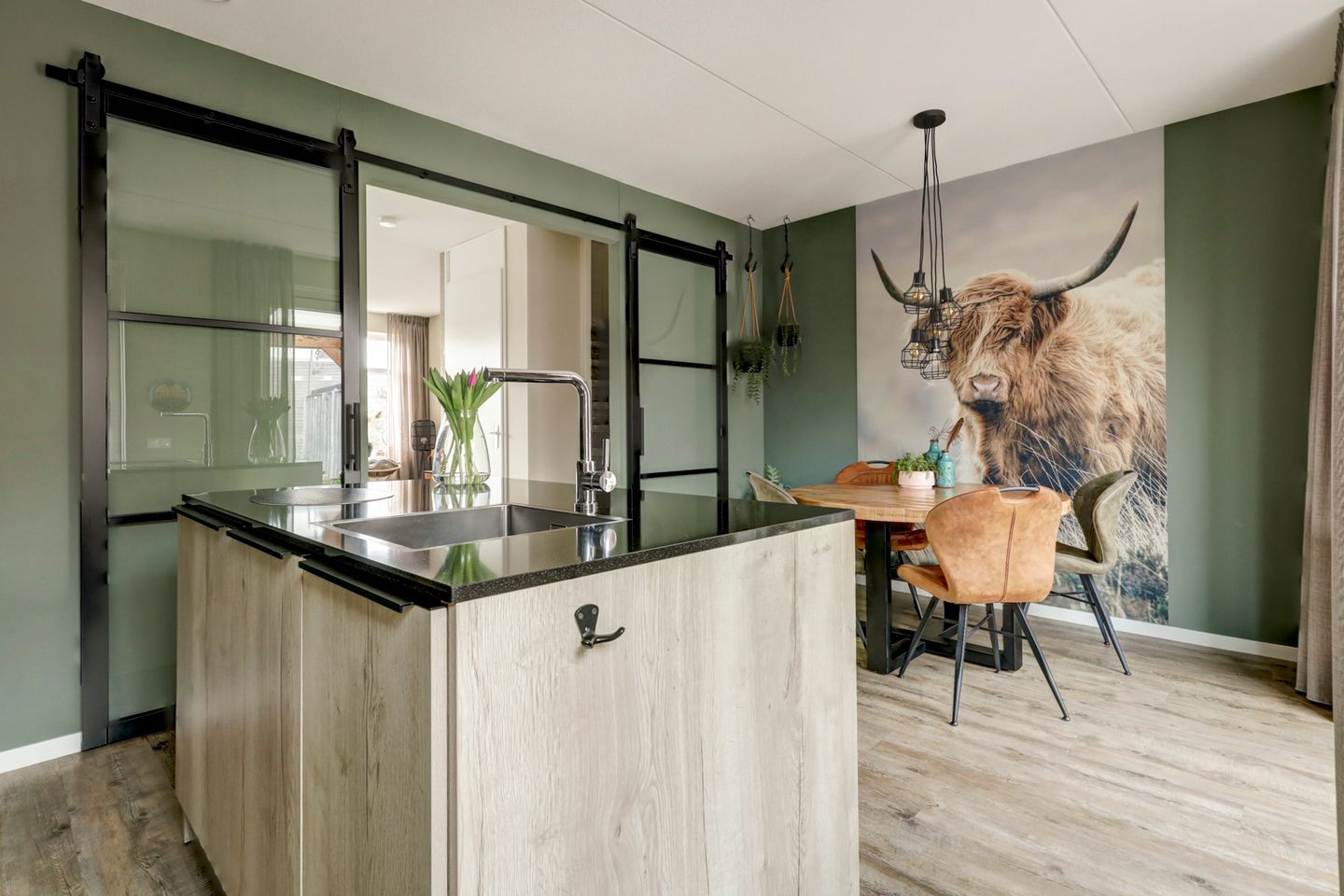 Foto 14 van Koningin Maximahof 44