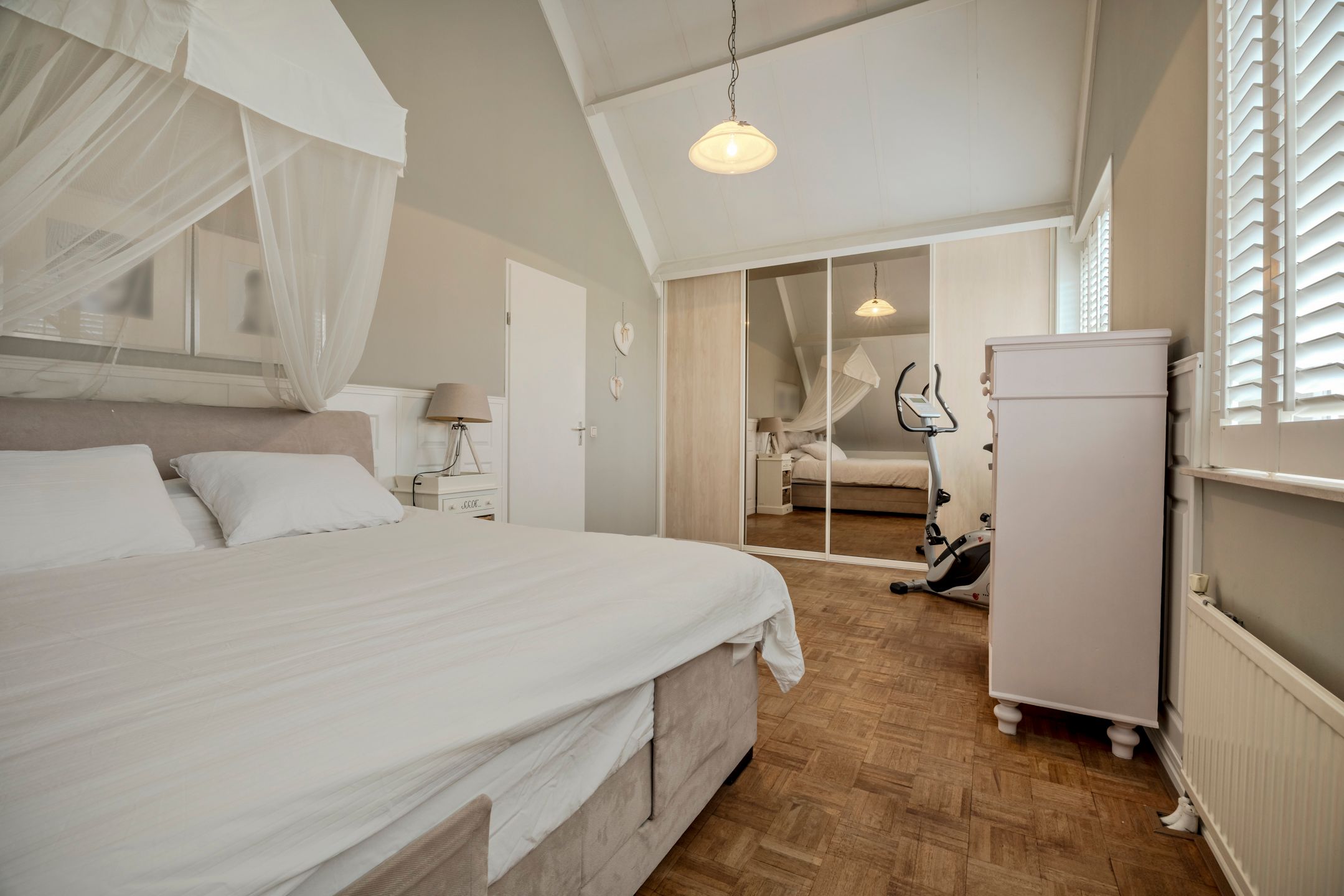 Photo 27 of Courteniusstraat 6