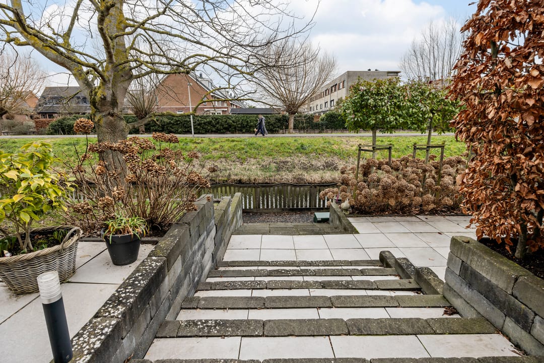 Photo 43 of Courteniusstraat 6