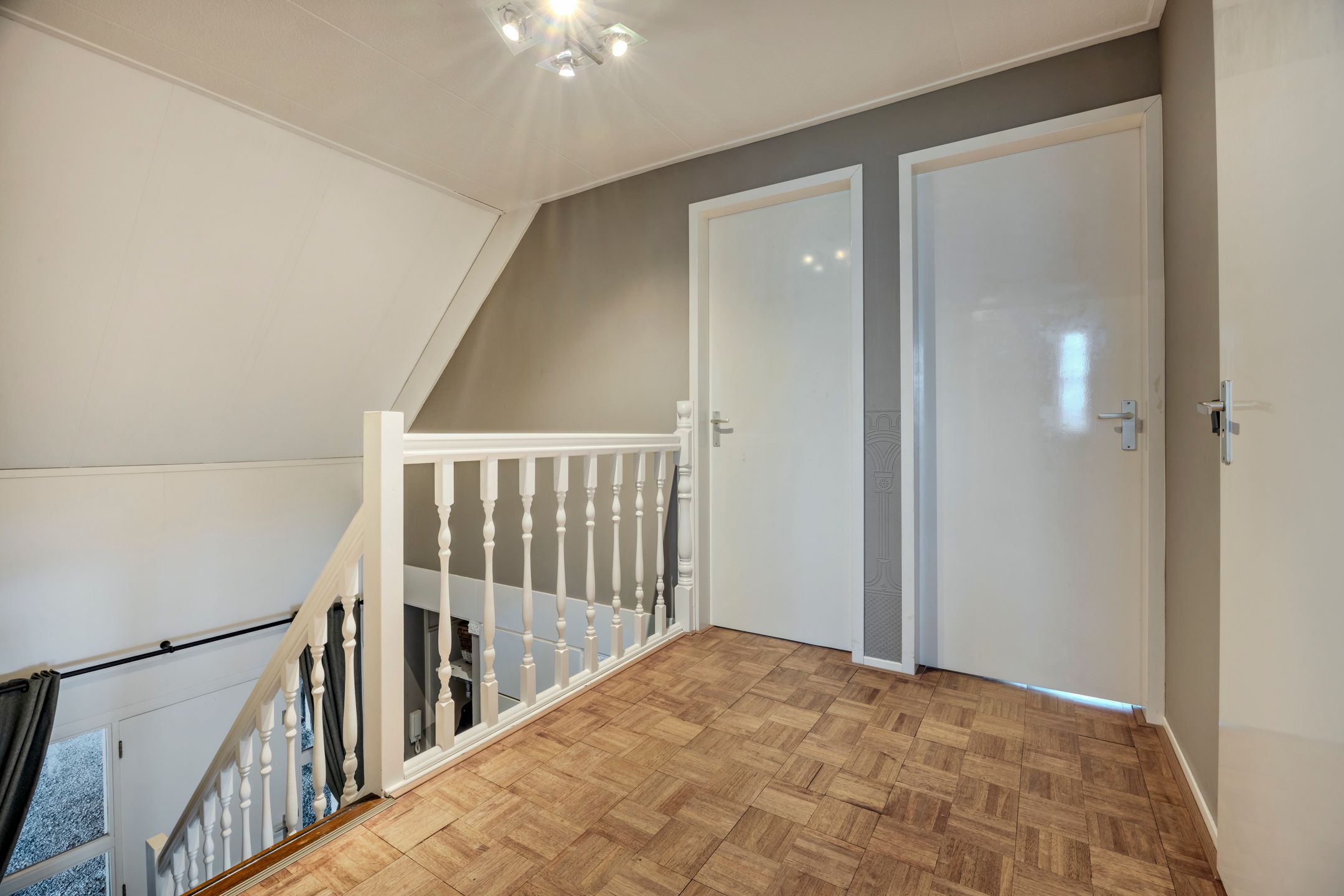 Photo 24 of Courteniusstraat 6