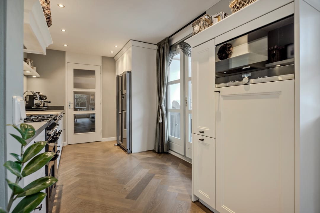 Photo 13 of Courteniusstraat 6