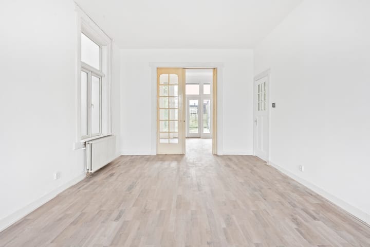 Photo 8 of Haarlemmerstraat 74