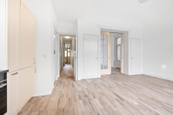 Photo 10 of Haarlemmerstraat 74