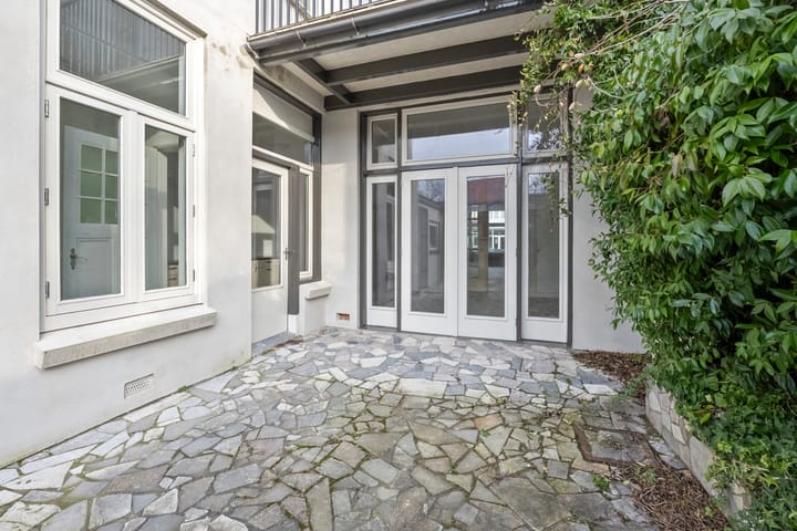 Photo 18 of Haarlemmerstraat 74