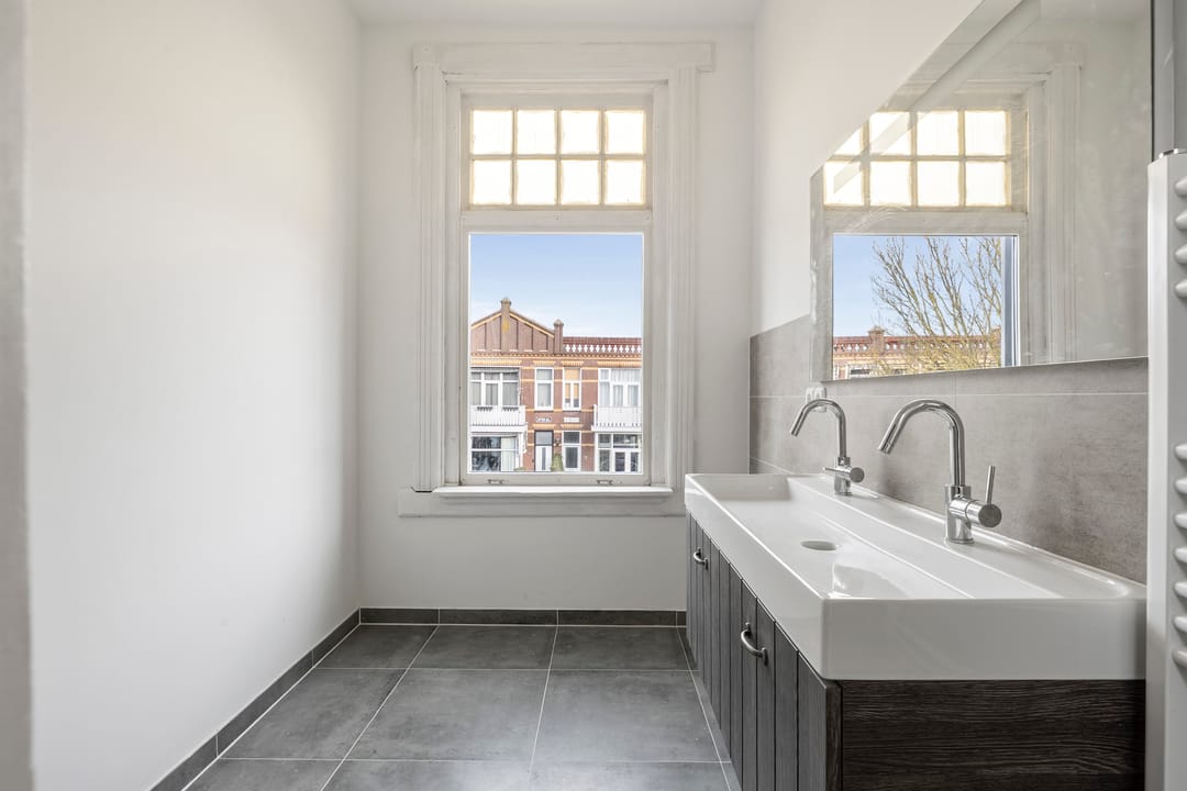 Foto 28 van Haarlemmerstraat 74