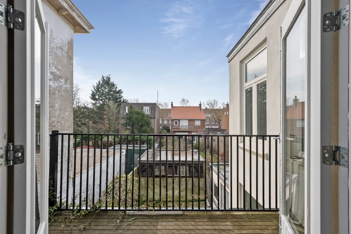 Photo 36 of Haarlemmerstraat 74