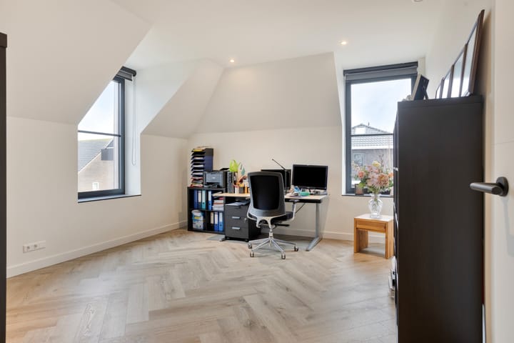 Photo 32 of Louis Pasteurstraat 20