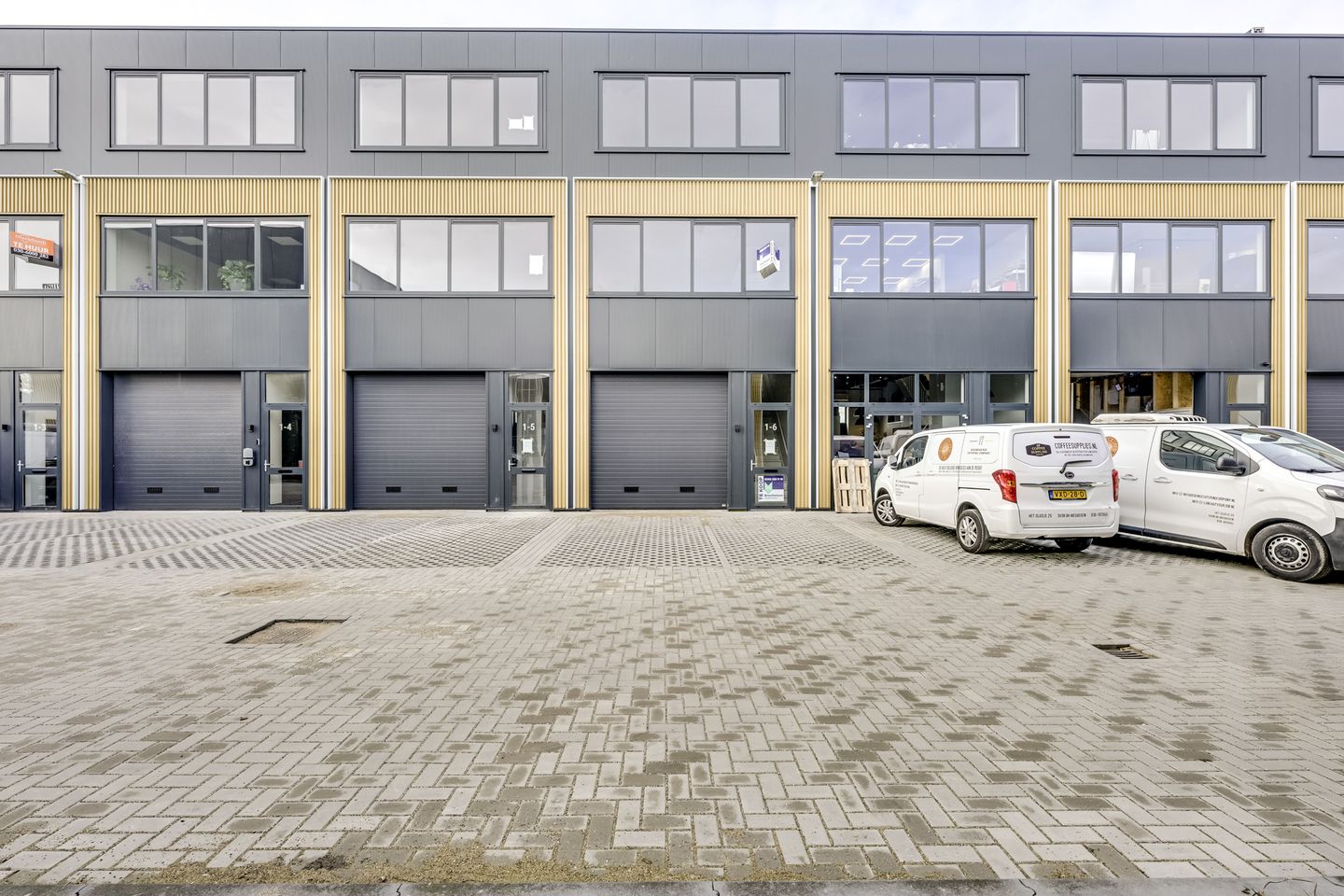 Bekijk foto 2 van Groningenhaven 1-6