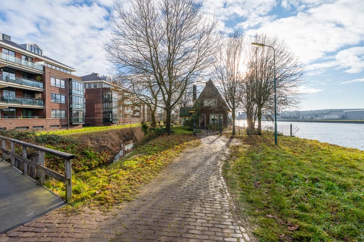 Photo 7 of Oostkanaaldijk 1-B