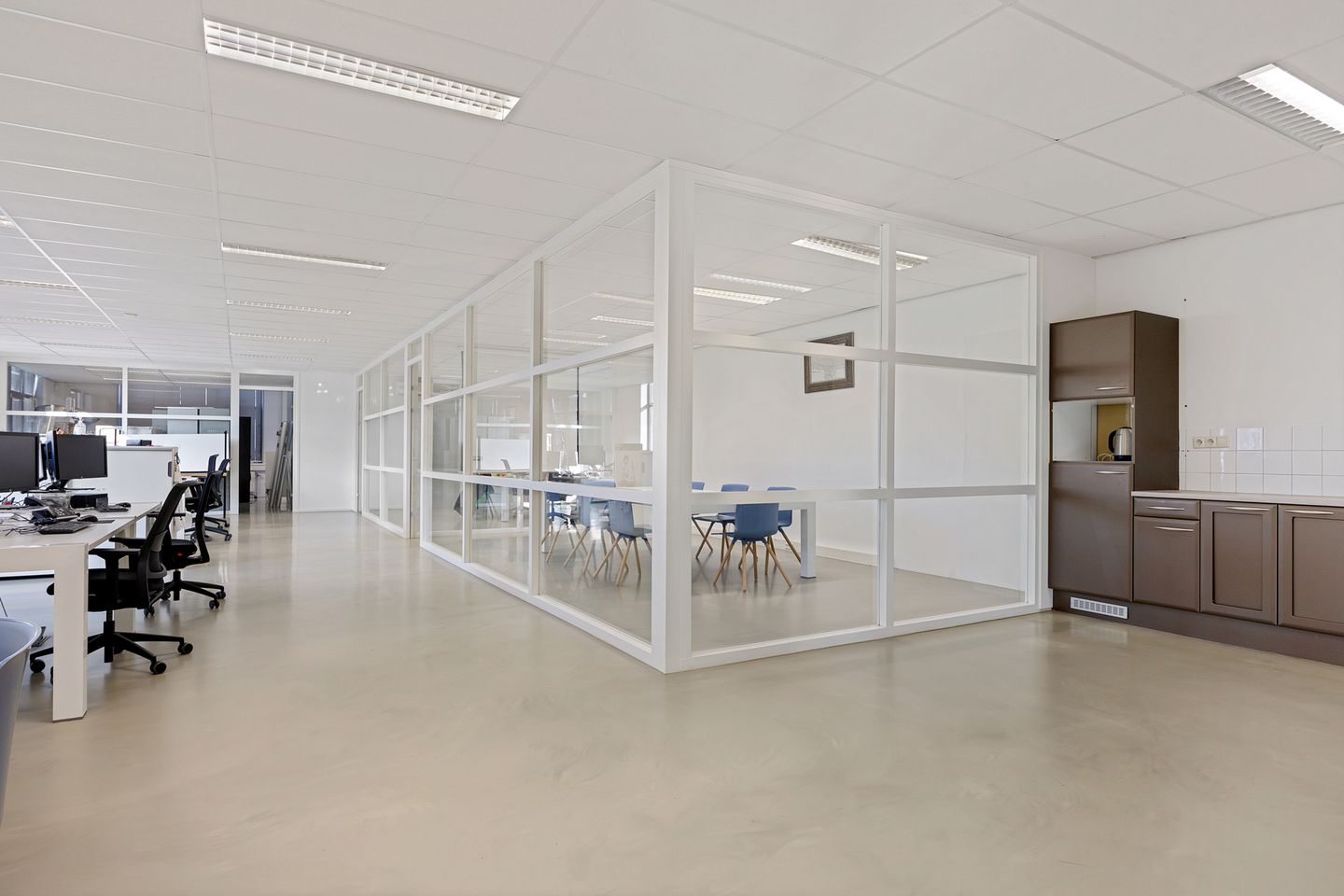 Bekijk foto 2 van tt. Vasumweg 122-124