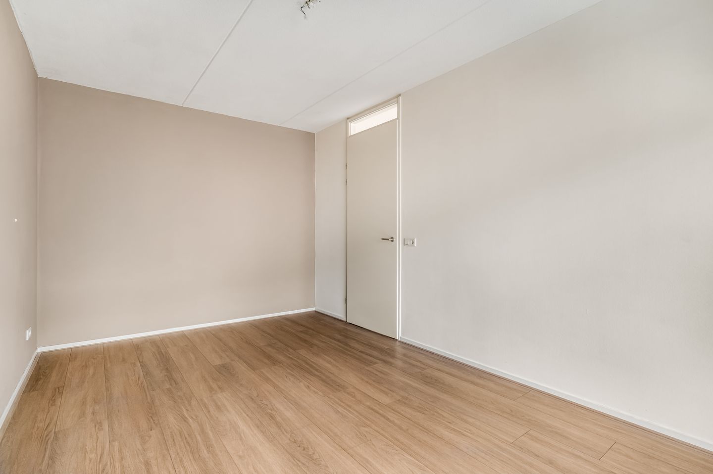 Foto 19 van Raadhuisplein 11-E