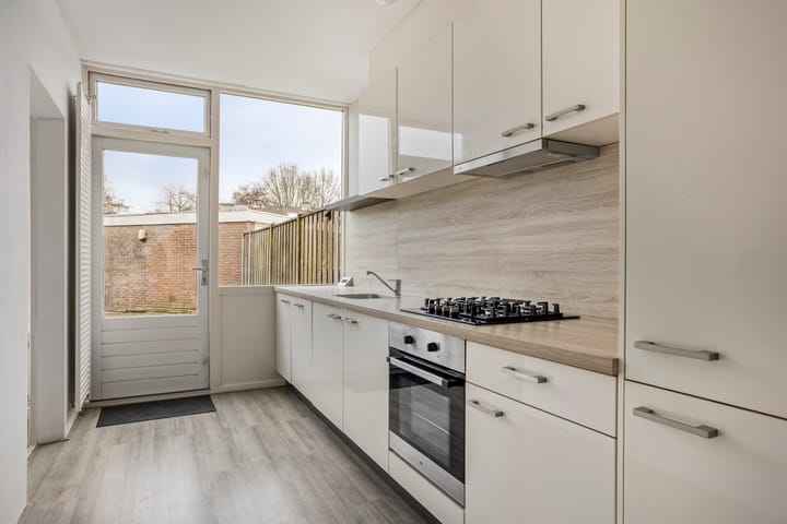 Photo 4 of Bongerd 144