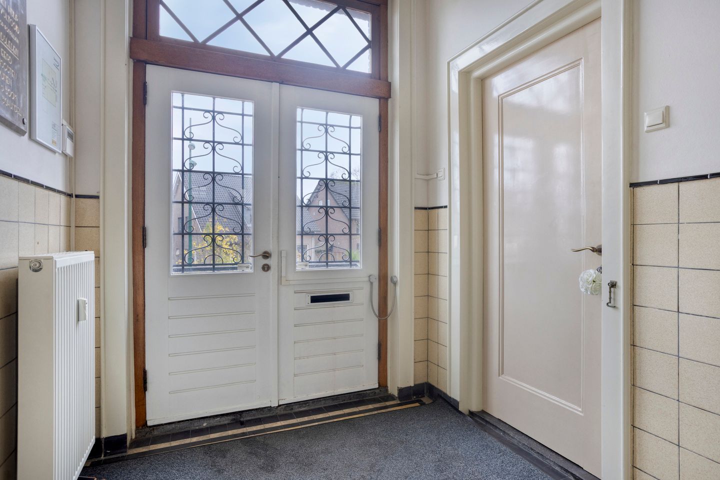 Bekijk foto 4 van Raadhuisplein 9