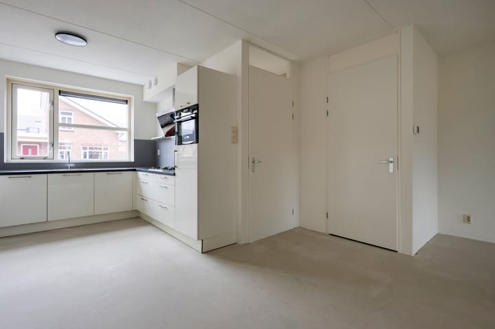 Foto 9 van Helmbloemwal 22