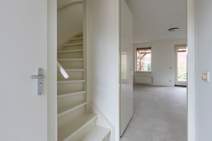 Photo 5 of Helmbloemwal 22