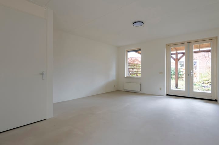 Foto 7 van Helmbloemwal 22