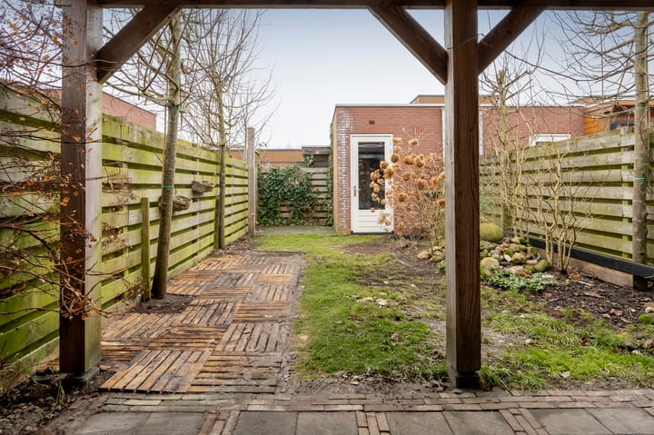 Foto 21 van Helmbloemwal 22