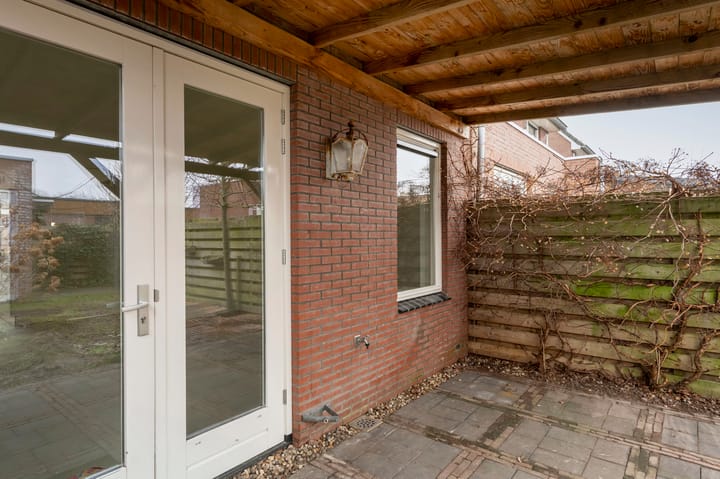 Foto 20 van Helmbloemwal 22