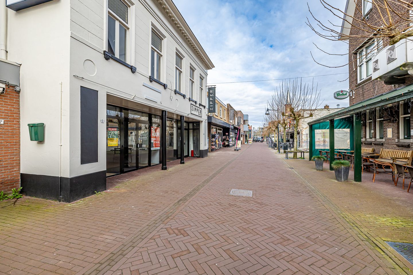 View photo 2 of Tolberterstraat 1-c