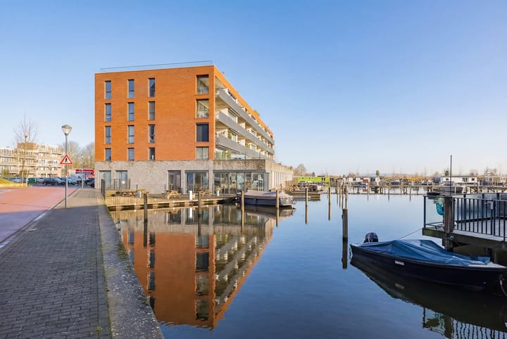 Foto 2 van Botterboulevard 46