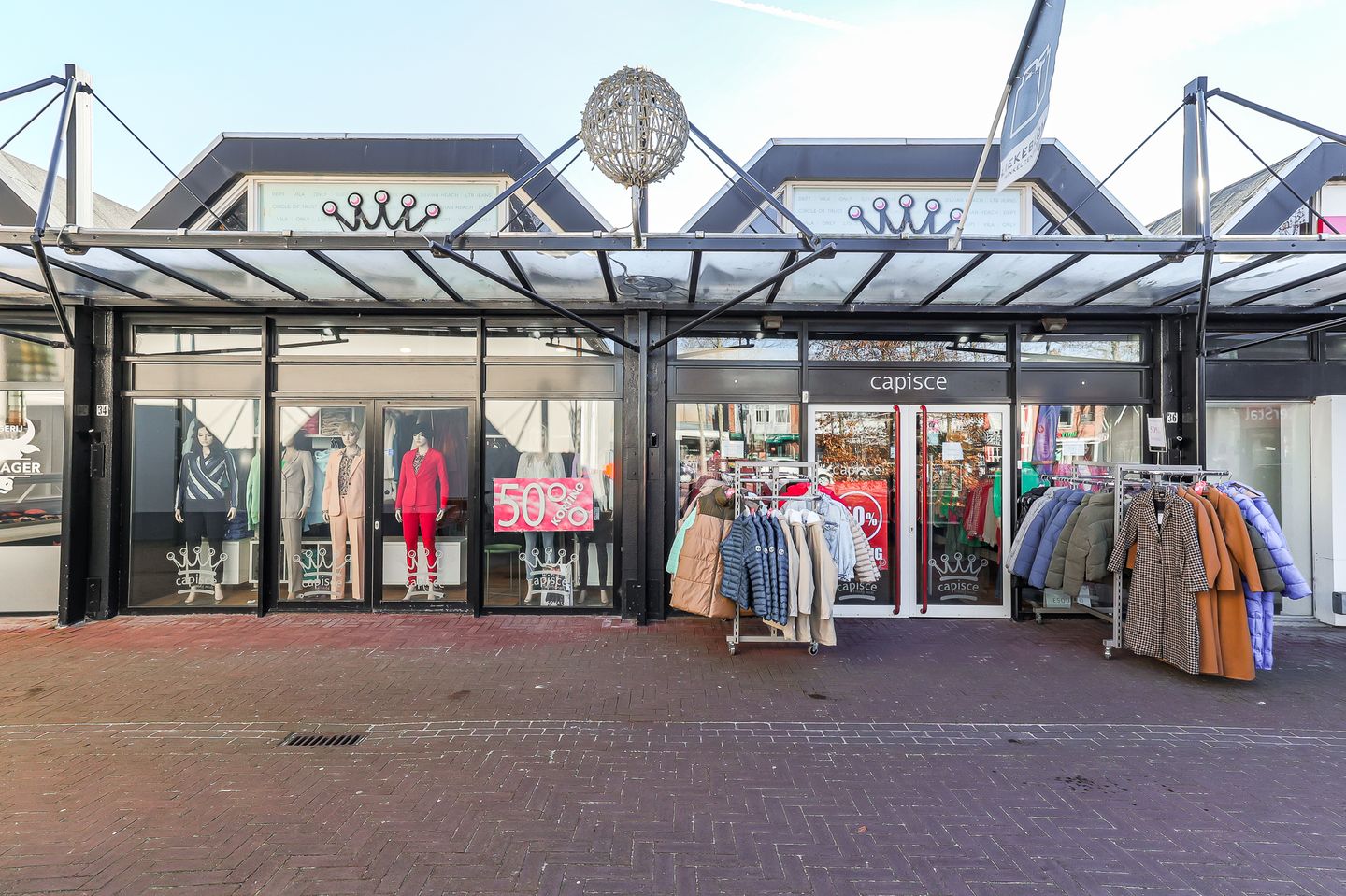 View photo 2 of de Dam 36