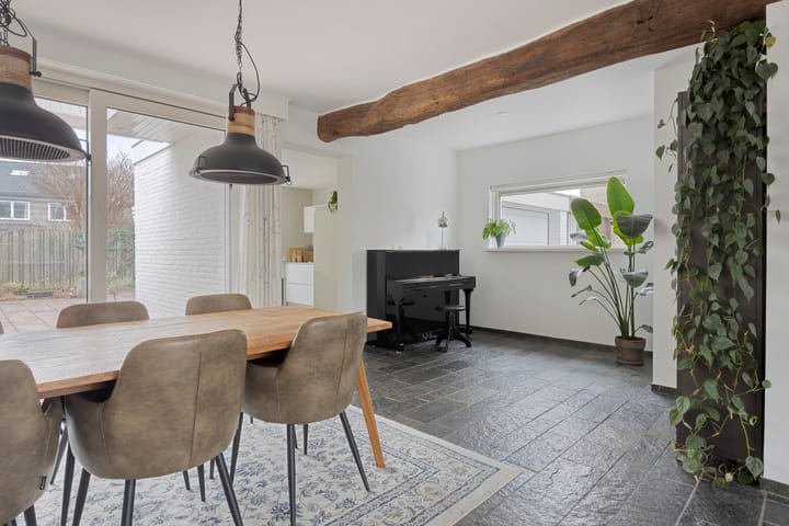 Photo 13 of Heirstraat 11