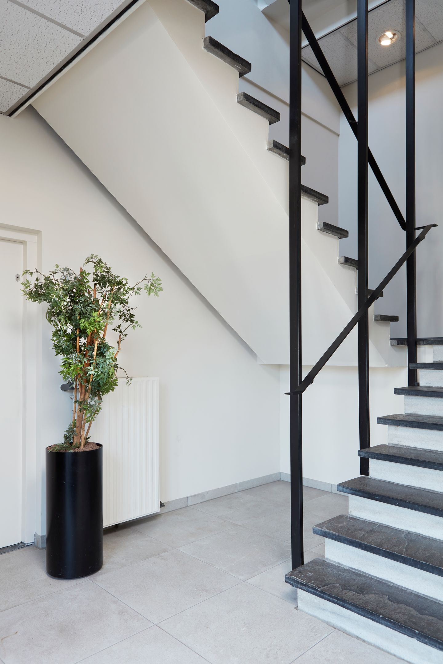 View photo 2 of Ellermanstraat 16-R