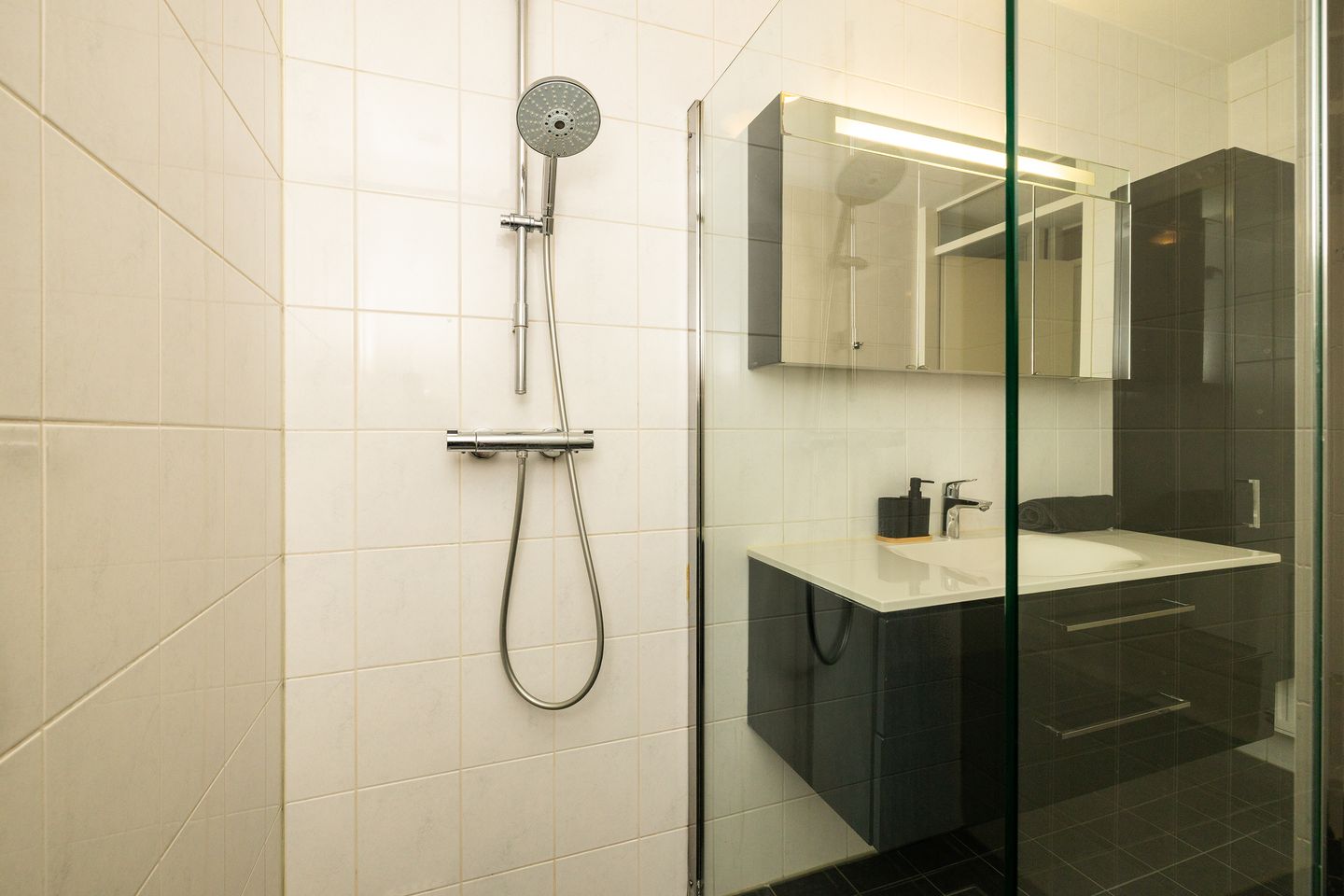 Foto 19 van Van Poeljestraat 23