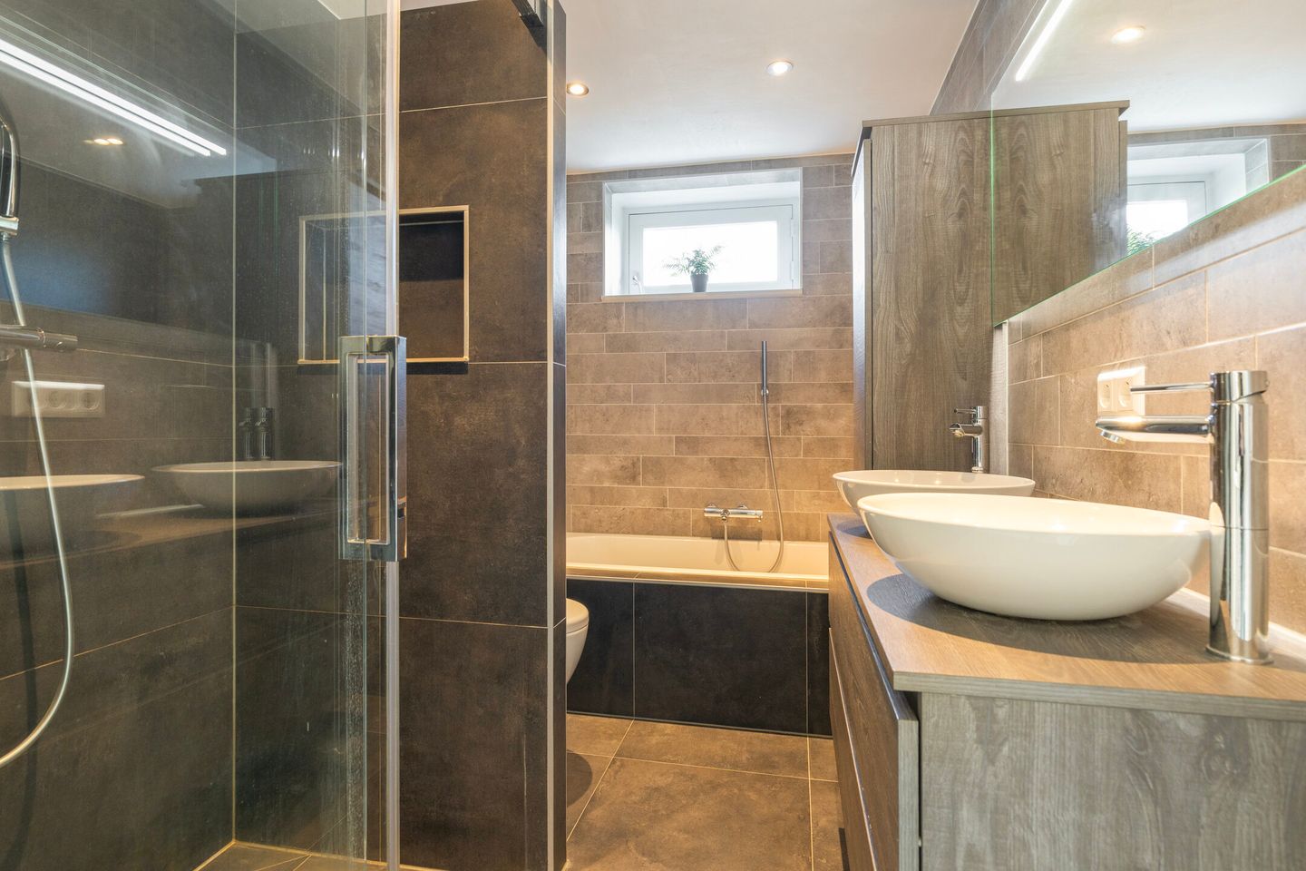 Photo 4 of Heemraad 71