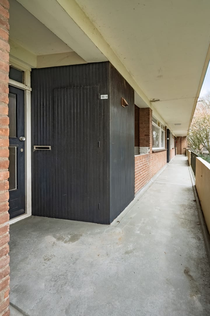 Photo 5 of Van 't Hoffstraat 15-I