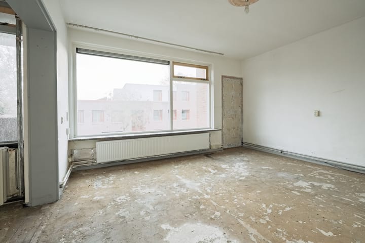 Photo 8 of Van 't Hoffstraat 15-I