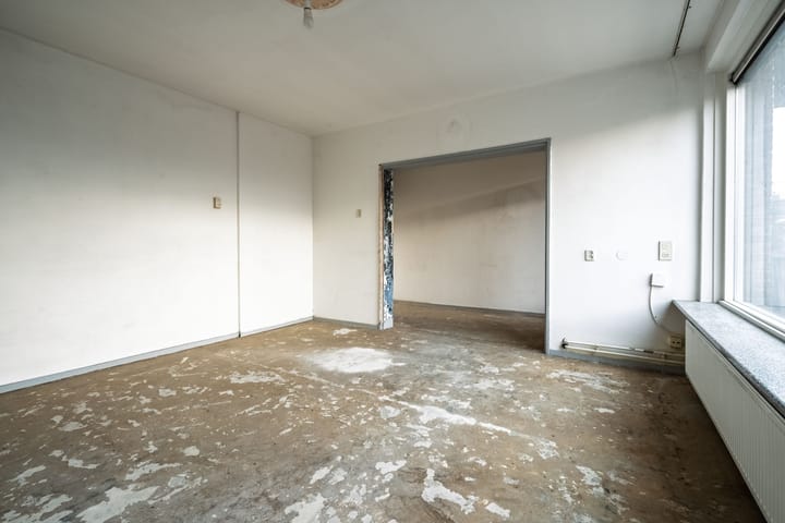 Photo 10 of Van 't Hoffstraat 15-I