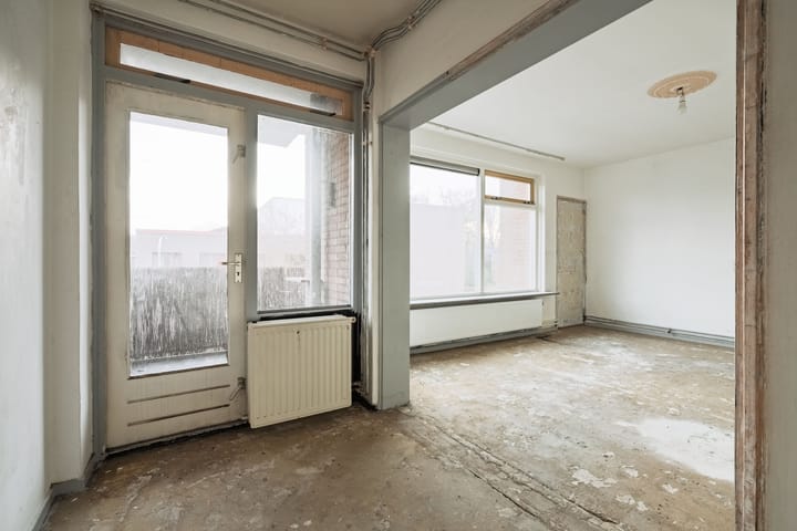 Photo 12 of Van 't Hoffstraat 15-I