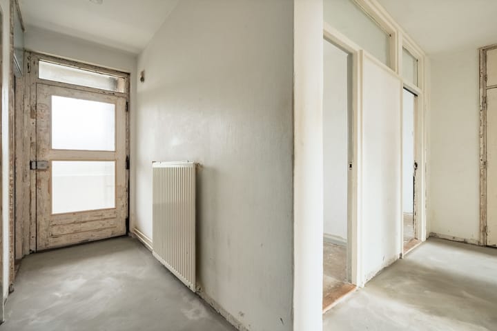 Photo 17 of Van 't Hoffstraat 15-I