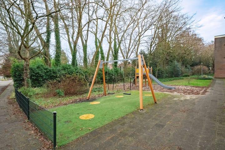 Photo 25 of Van 't Hoffstraat 15-I