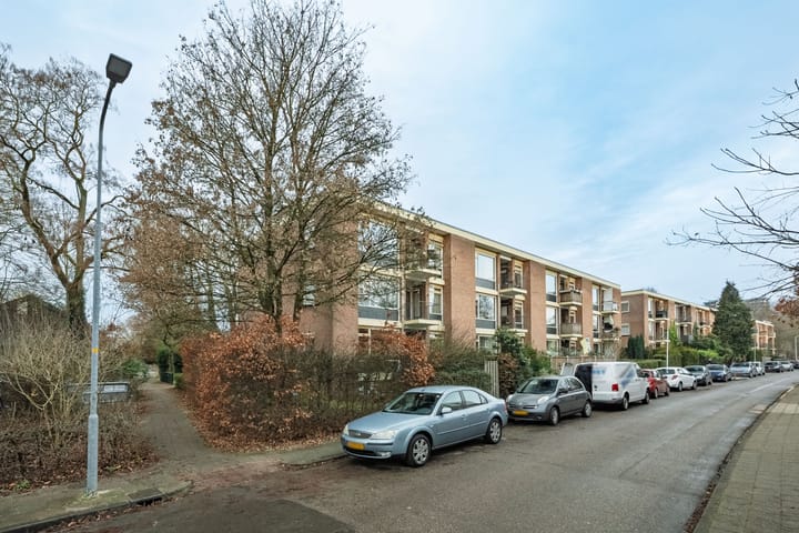 Photo 28 of Van 't Hoffstraat 15-I