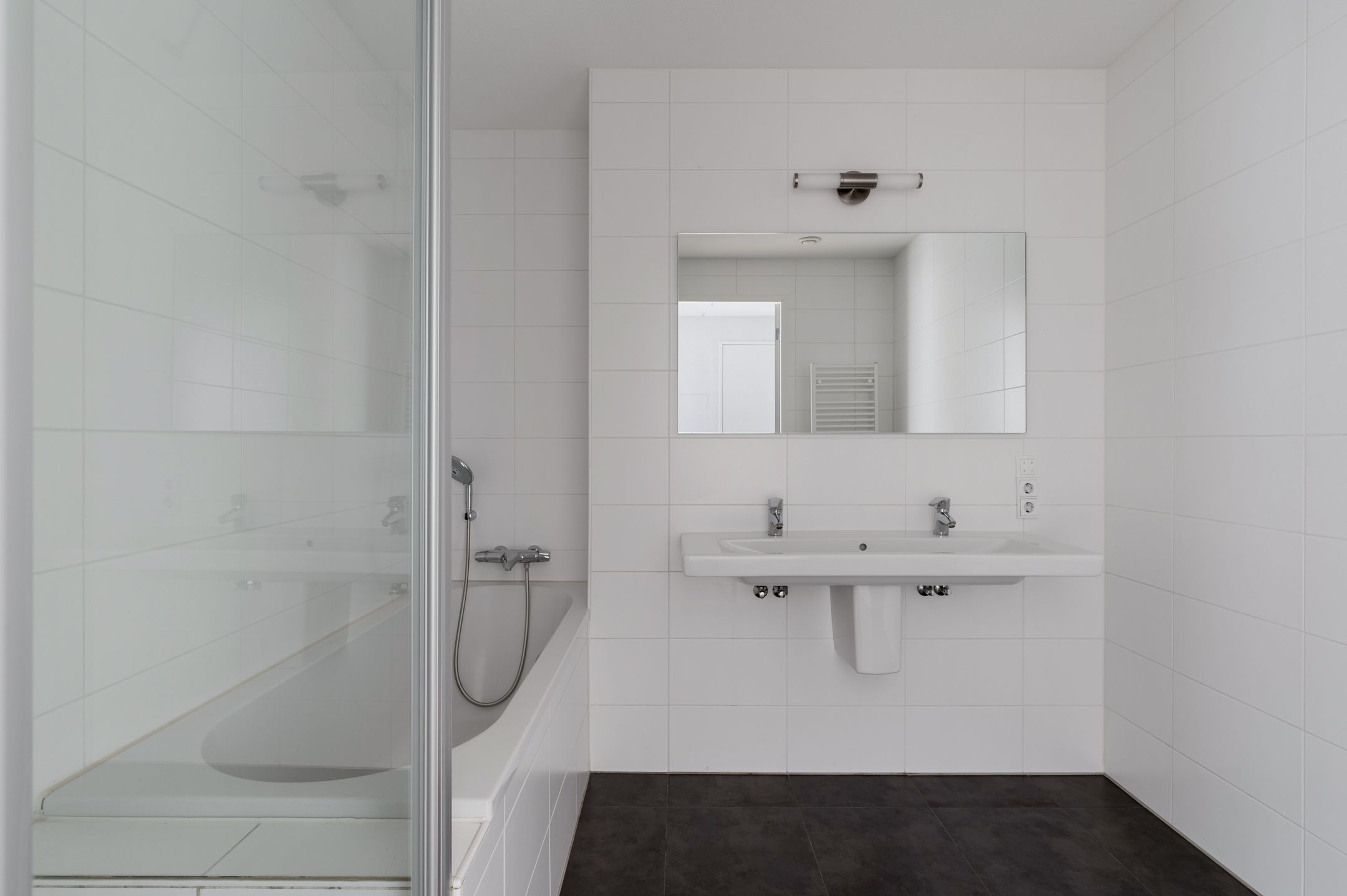 Photo 9 of Anna van Buerenplein 233