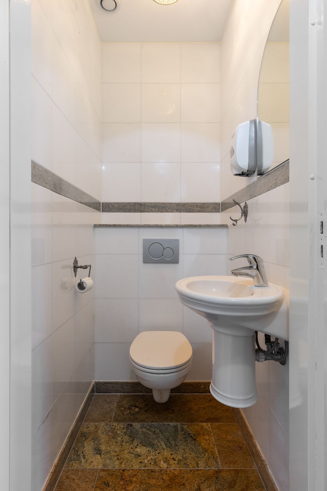 Photo 31 of Baron Sloetkade 257