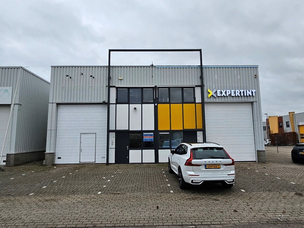 View photo 2 of Einsteinstraat 42