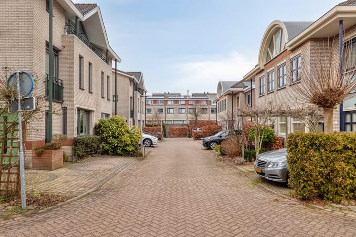 Foto 47 van Leliestraat 6