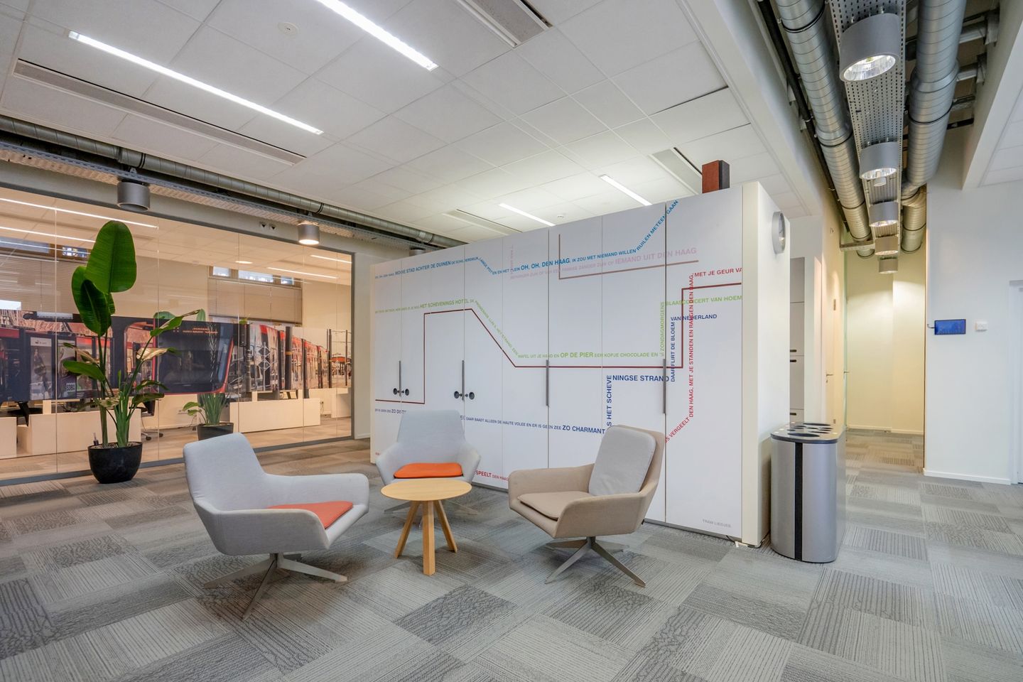 Bekijk foto 4 van Stationsplein 45