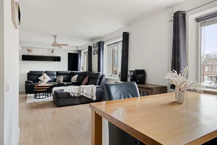 Foto 8 van Pieternel Koomansstraat 76