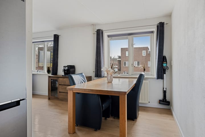 Foto 9 van Pieternel Koomansstraat 76