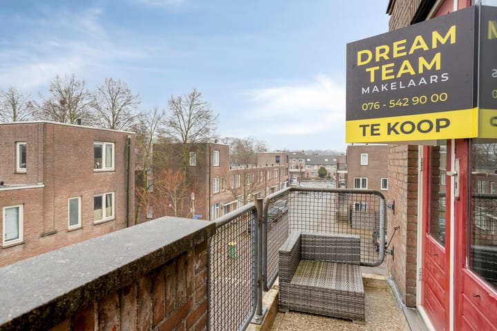 Foto 18 van Pieternel Koomansstraat 76