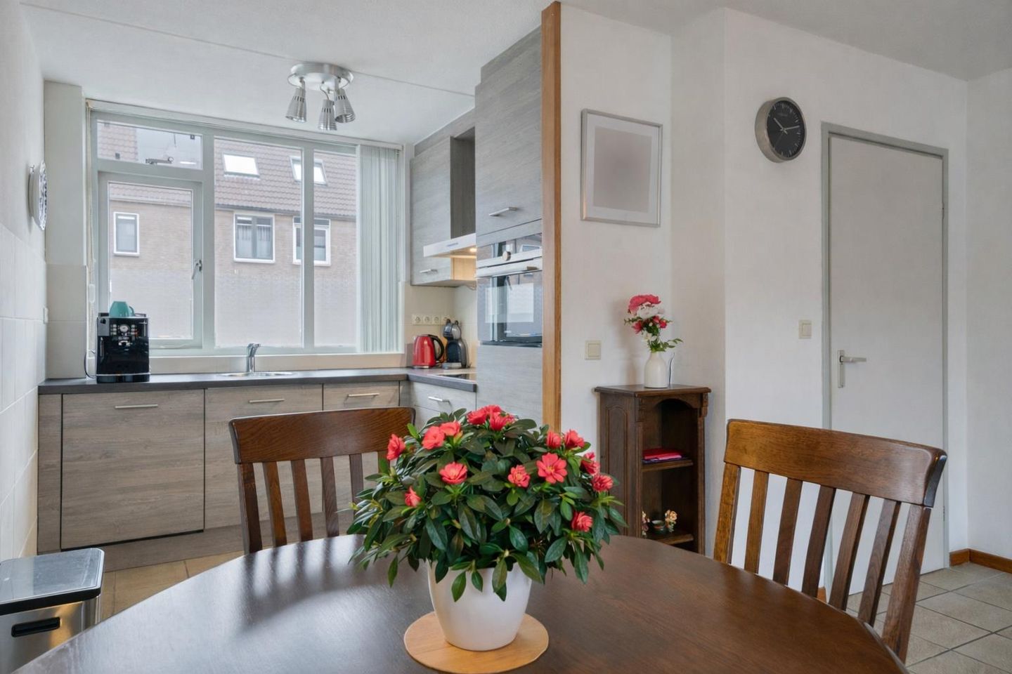 Photo 14 of Driebergenstraat 9
