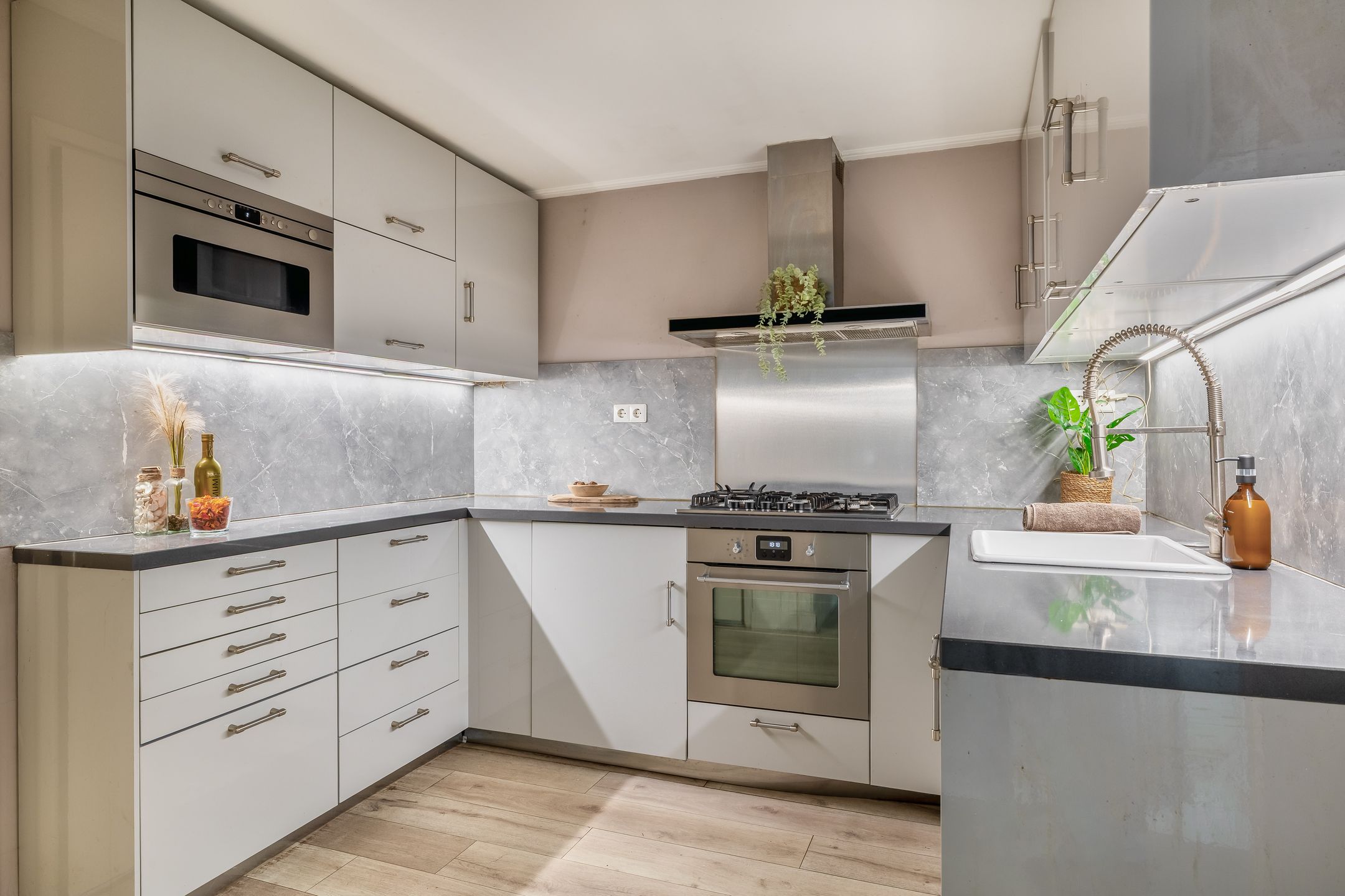 Foto 3 van Middelharnissestraat 25